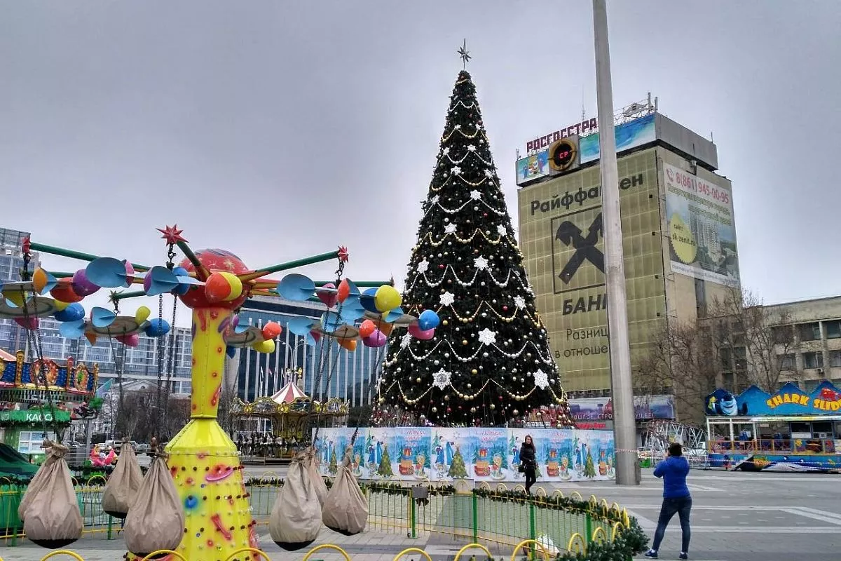 Главная елка краевой столицы Главная елка краевой столицы