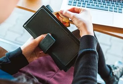 Рано прятать кошельки: почему нужно всегда иметь с собой наличные