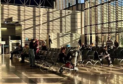 Количество задержанных в аэропорту Сочи рейсов сократилось до четырех