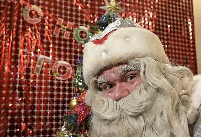 Дед Мороз поздравил россиян с Новым годом