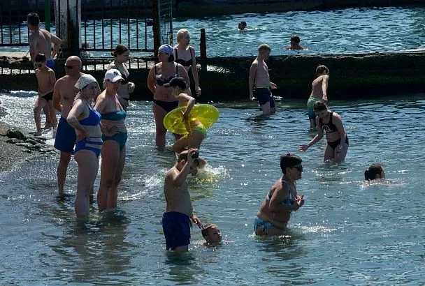 Информация о закрытии пляжей Сочи из-за загрязнения морской воды оказалась фейком