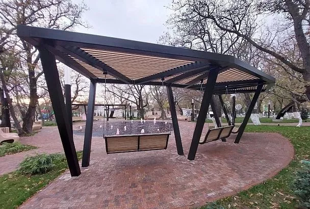 Сквер в селе Кабардинка благоустроили по нацпроекту