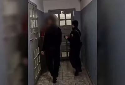 Массовая драка из-за громкой музыки из автомобилей произошла возле ТРЦ в Сочи