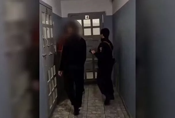 Массовая драка из-за громкой музыки из автомобилей произошла возле ТРЦ в Сочи