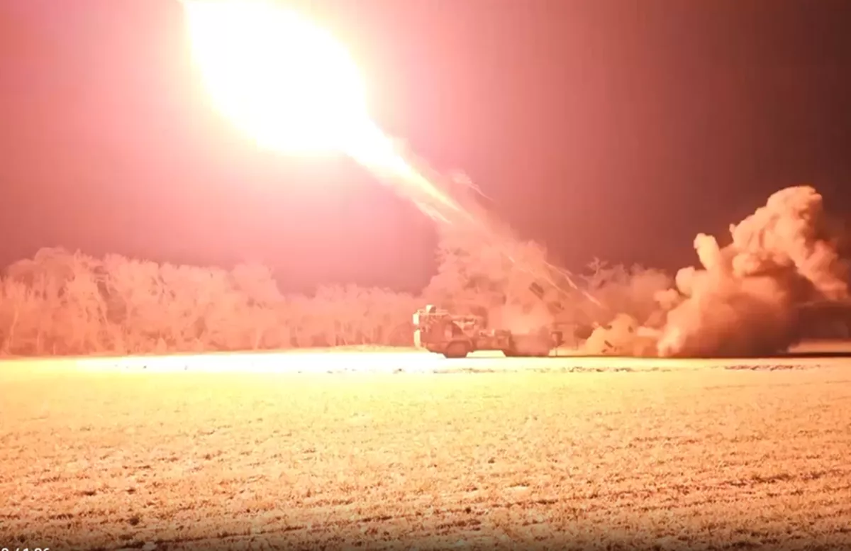 Минобороны РФ показало кадры уничтожения пункта временной дислокации ВСУ расчетом «Урагана» артиллеристов-десантников