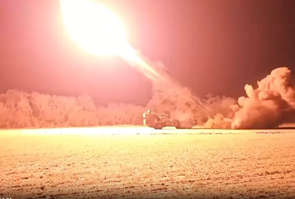 Минобороны РФ показало кадры уничтожения пункта временной дислокации ВСУ расчетом «Урагана» артиллеристов-десантников