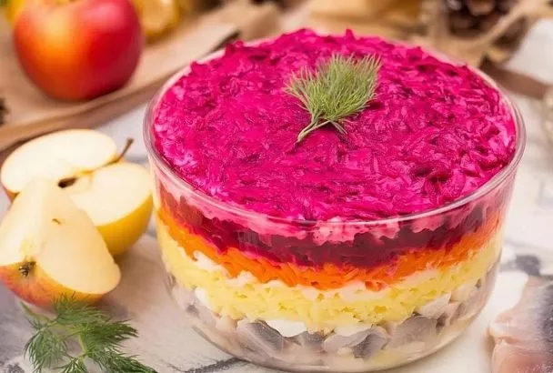 Освежаем "шубу" яблоком: как сделать "селёдку под шубой" легче и сочнее классики