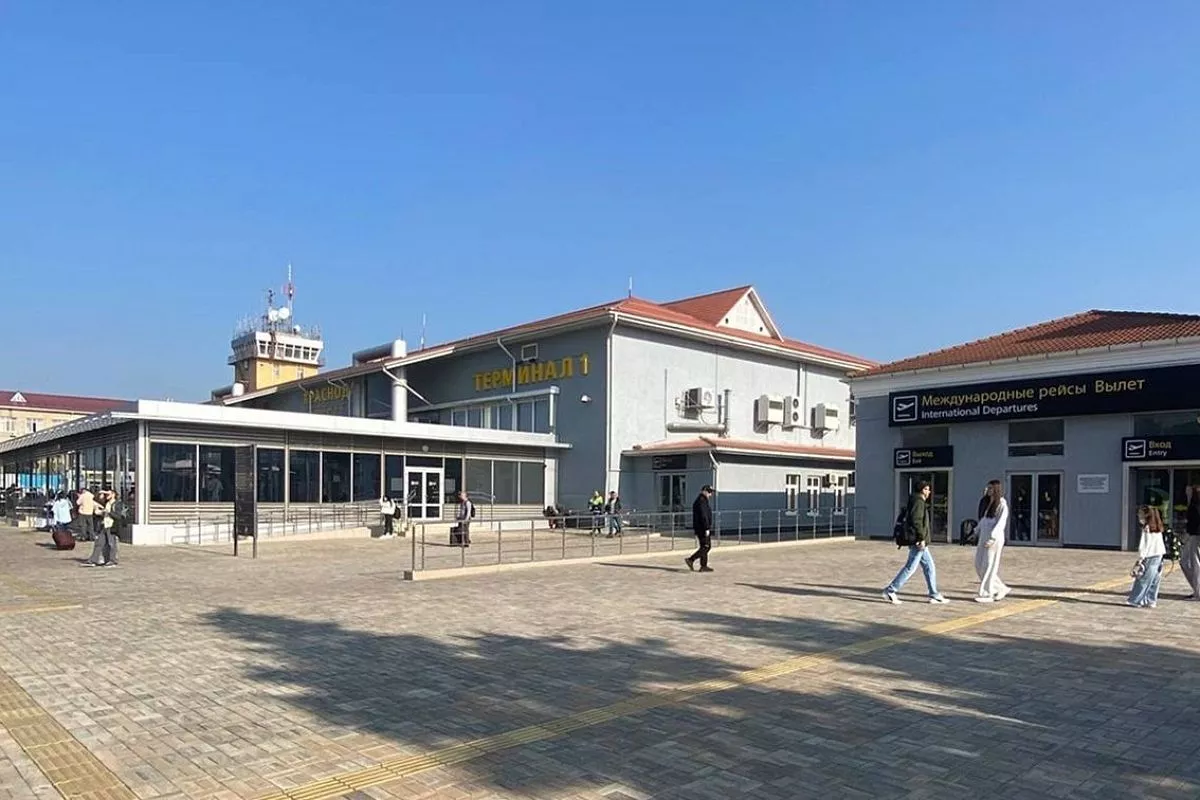 Известны отмененные и задержанные рейсы в аэропорту Краснодара после ночных ограничений полетов в Москве