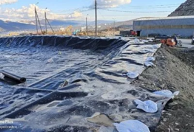 На горящей в Новороссийске свалке организовали площадку временного накопления