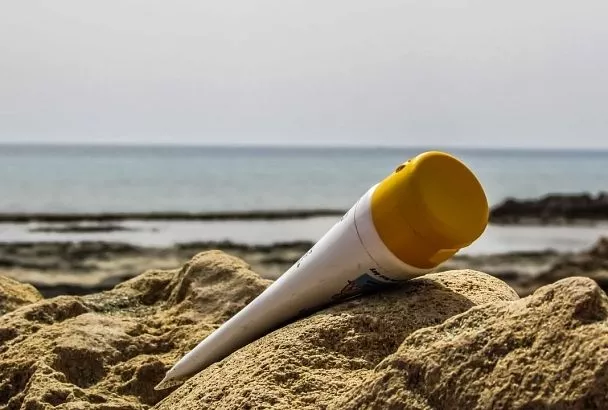 Лучше, чем ничего: какие средства могут заменить солнцезащитный крем в отпуске 