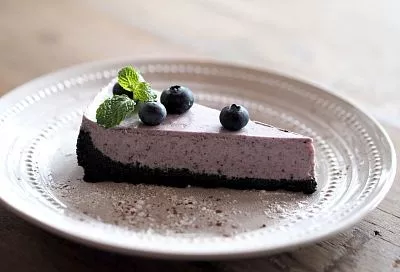 Готовлю за полчаса черничный чизкейк без выпечки - воздушный как облако и нежный как мороженное