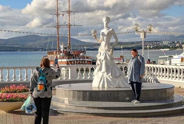 Температура Черного моря на всем побережье Краснодарского края сравнялась