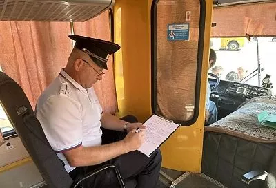 В Белореченске проверили безопасность школьных автобусов