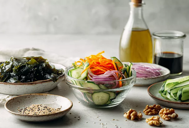 Салат «Сахалинский»: хрустящий, сочный, без майонеза за 2 минуты