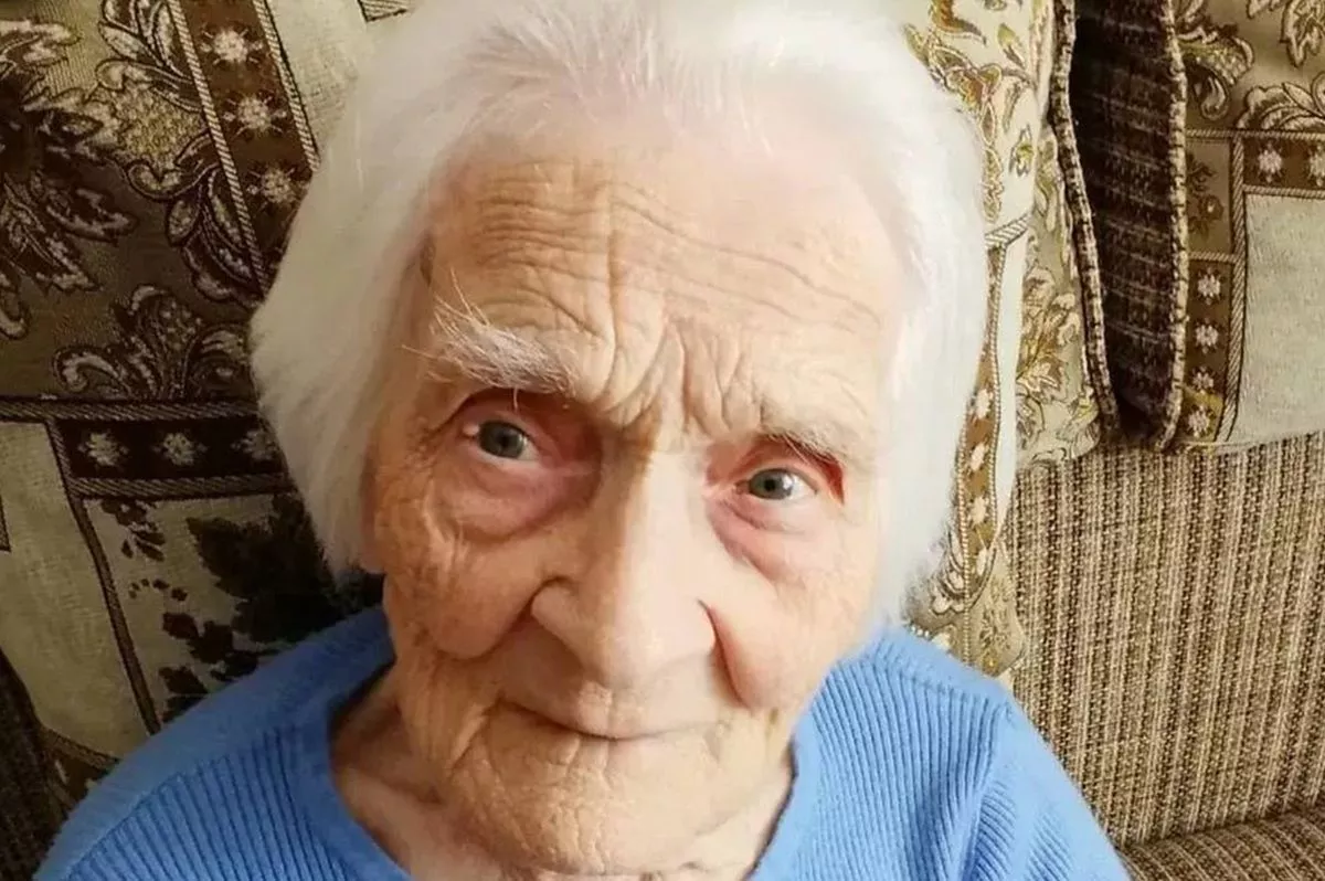 Вениамин Кондратьев поздравил со 102-летием ветерана Великой Отечественной войны из Новороссийска