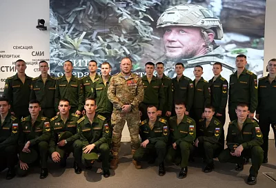 В Доме журналистики в Краснодаре прошла встреча с Героем России Олегом Суворовым