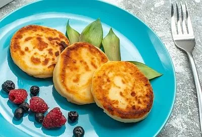 Сырники с овсяными хлопьями без муки – хрустящие снаружи и нежные внутри