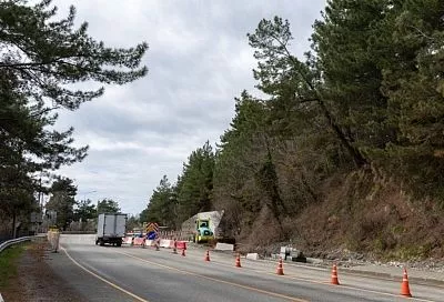 Строительство подземного пешеходного перехода началось на федеральной трассе в курортном поселке под Туапсе