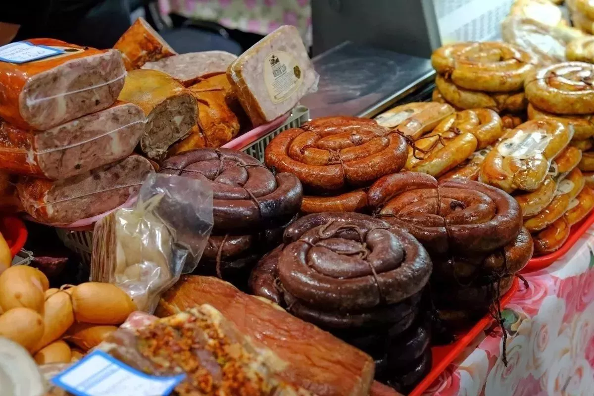 За свежими продуктами к новогоднему столу: где будут работать ярмарки выходного дня в Краснодаре 27 декабря