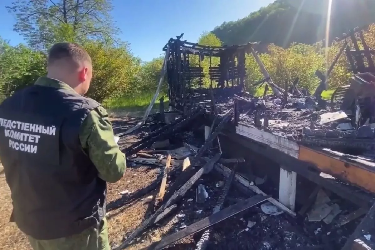 Житель Кубани заживо сжег в бане спящего соседа и его знакомого