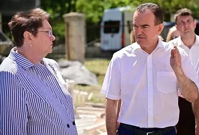Губернатор Вениамин Кондратьев осмотрел поврежденную при атаке БПЛА школу в Новороссийске