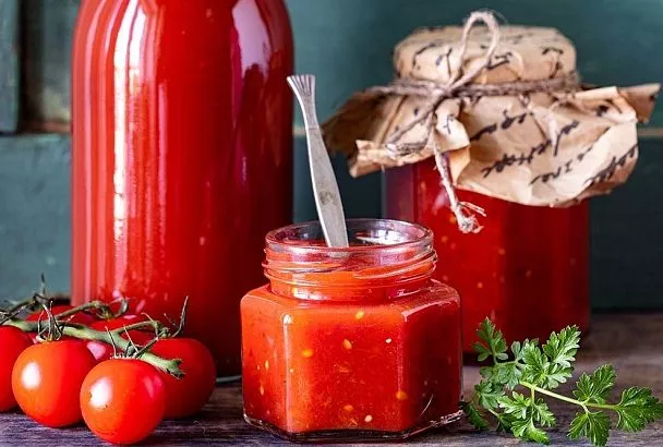 Помидоры с хреном и чесноком на зиму: рецепт острой закуски для ценителей вкуса