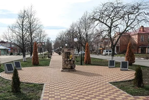 Теперь и на нашем бульваре праздник: центральную улицу в Успенском районе благоустроили по нацпроекту