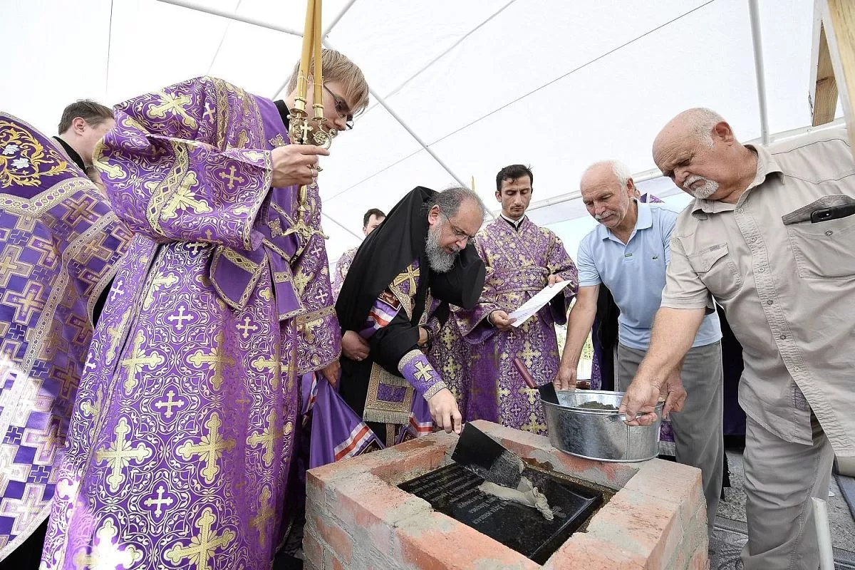 Закладка нового храма в п. Тюменский. Закладка нового храма в п. Тюменский.