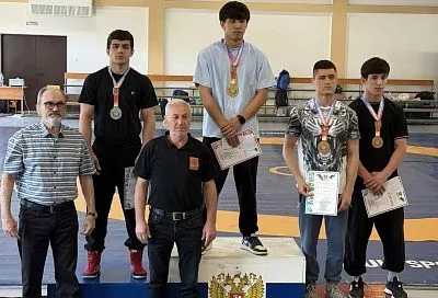 Спортсмены кубанской школы греко-римской борьбы собрали медальный урожай в Батайске