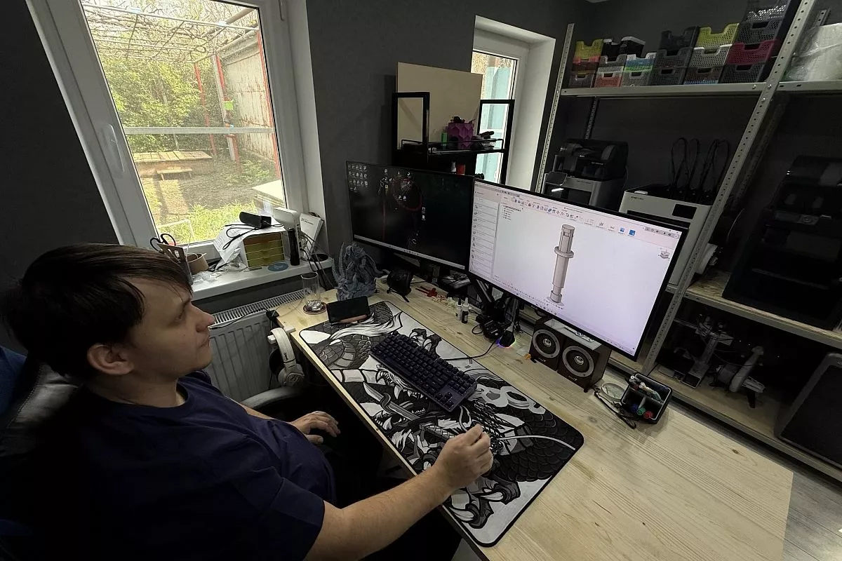 Предприниматель Кирилл Орешкин постоянно совершенствует навыки 3D-моделирования, чтобы расширять линейку товаров.