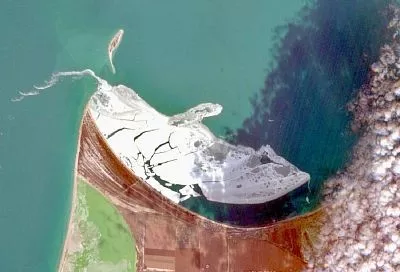 Ученый объяснил, как в Черном море образовался «айсберг»