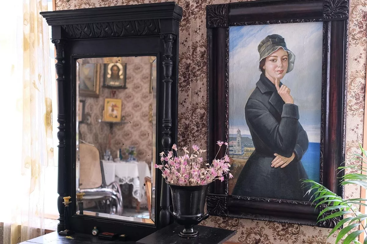 Детство великомученицы прошло на кубанской земле, в имении деда – начальника Черноморского округа, генерал-майора Дмитрия Васильевича Пиленко. Детство великомученицы прошло на кубанской земле, в имении деда – начальника Черноморского округа, генерал-майора Дмитрия Васильевича Пиленко.