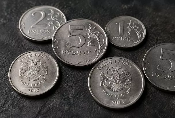 Ставка не рухнет: россиянам не стоит ждать дешёвых кредитов в ближайшие годы