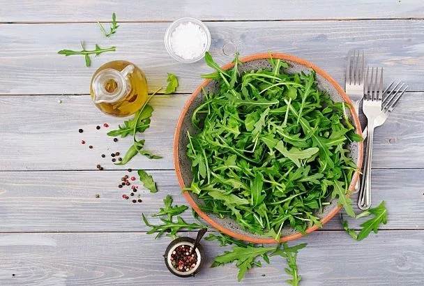 Присмотритесь к ней и положите в тарелку: зная об этом, вы больше никогда не пройдете мимо прилавка с рукколой