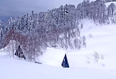 Сугробы в горах под Сочи продолжают расти: какая высота снега на склонах