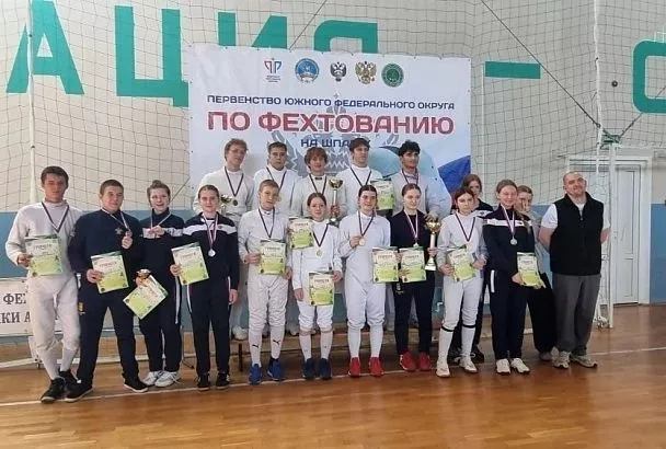 На острие атаки: кубанские фехтовальщики показали класс на чемпионате и первенстве ЮФО