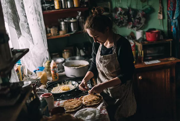 Овсяноблин и салат без белка: два завтрака, которые зарядят даже в пост