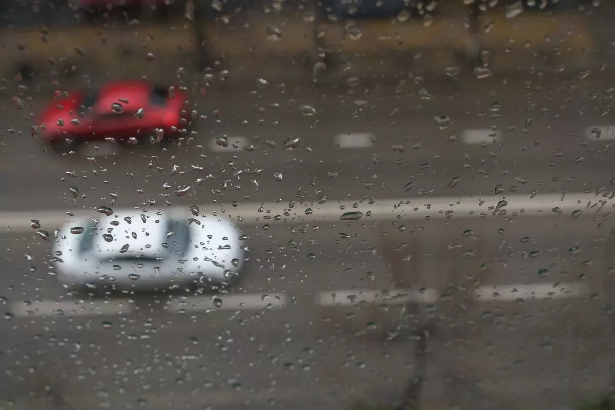 Сильный дождь с грозой ожидается в Сочи и Сириусе