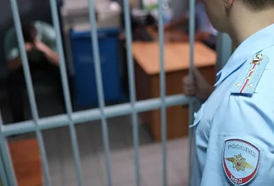 Участница «бойцовского клуба» в Краснодаре вместе с отцом сами приехали в отдел полиции