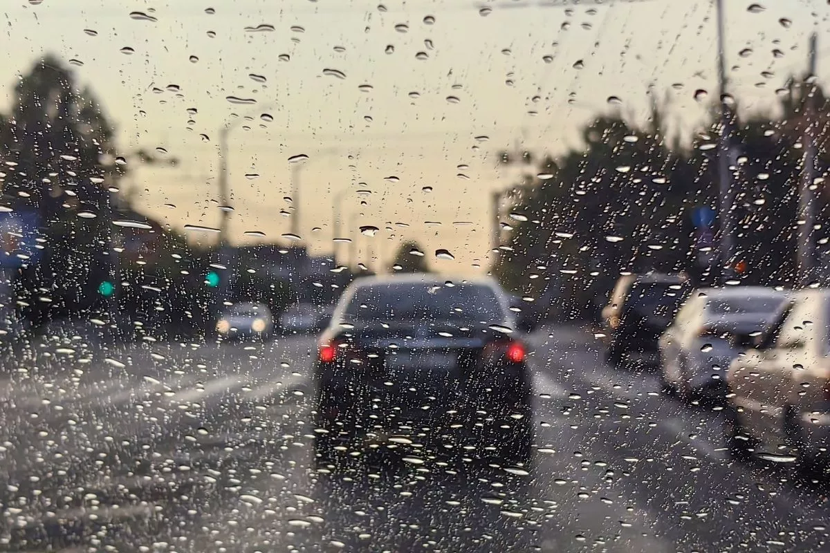 Мощные ливни с грозой и градом обрушатся на Кубань: когда ожидается удар стихии