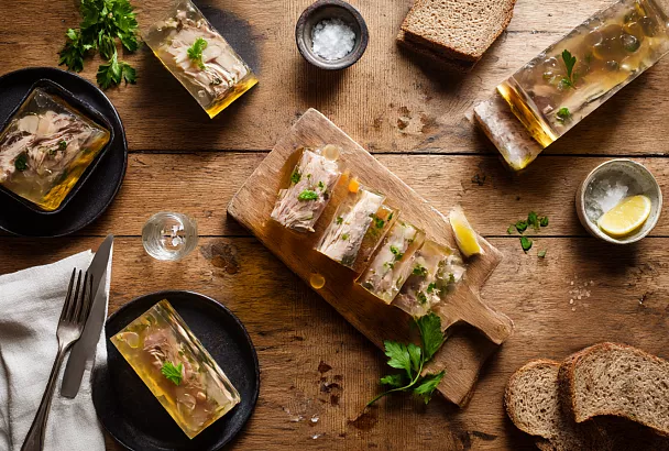 Холодец из индейки, который застывает без желатина