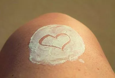 А может, это крем виноват: о чем могут «предупреждать» сухие локти и пятки