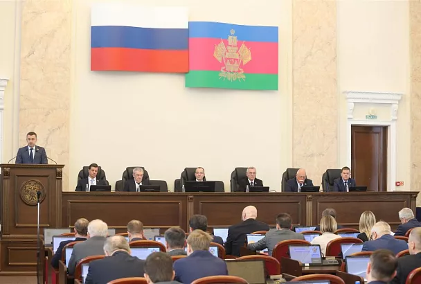 Таксисты-нелегалы заплатят штраф: в ЗСК приняли поправки в краевой закон «Об административных правонарушениях»