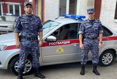 Росгвардейцы отговорили девушку от прыжка с моста на Кубани
