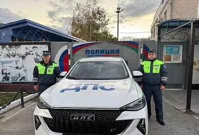 Инспекторы ДПС на Кубани помогли доставить в больницу 9-летнего мальчика с травмой головы