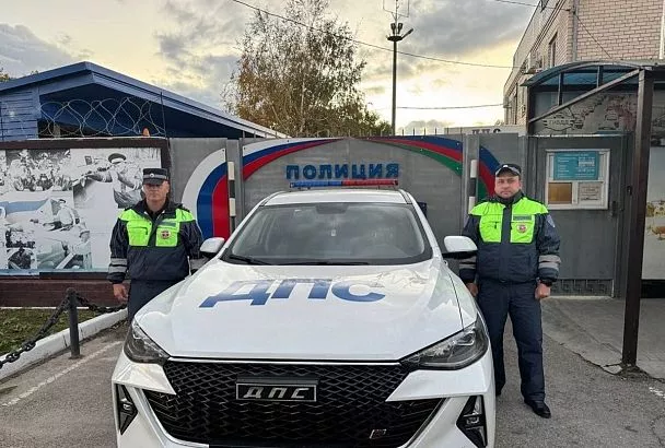 Инспекторы ДПС на Кубани помогли доставить в больницу 9-летнего мальчика с травмой головы