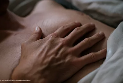 Как уснуть, когда мозг не выключается: простая практика на дыхании и счёте