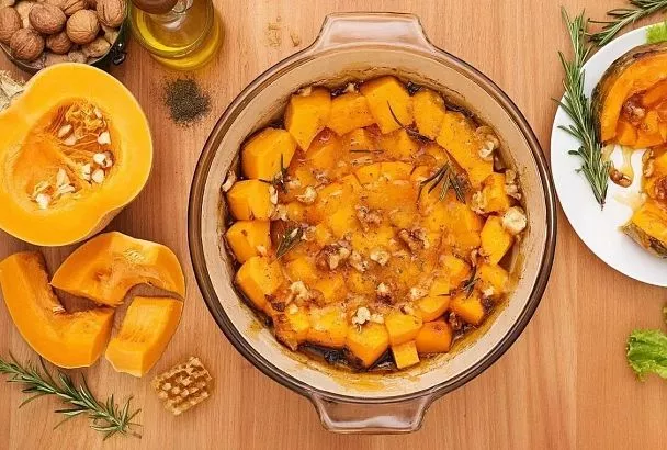 После тяжёлых салатов запекаем тыкву с мёдом - карамельный, пряный и полезный десерт