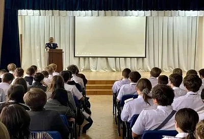 Не только правила: как инспекторы Кубани объясняют школьникам и студентам риски на дороге