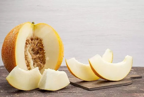 Соседи в шоке: дыни стали медовыми за 5 шагов! Раскрываю секрет полива в жару